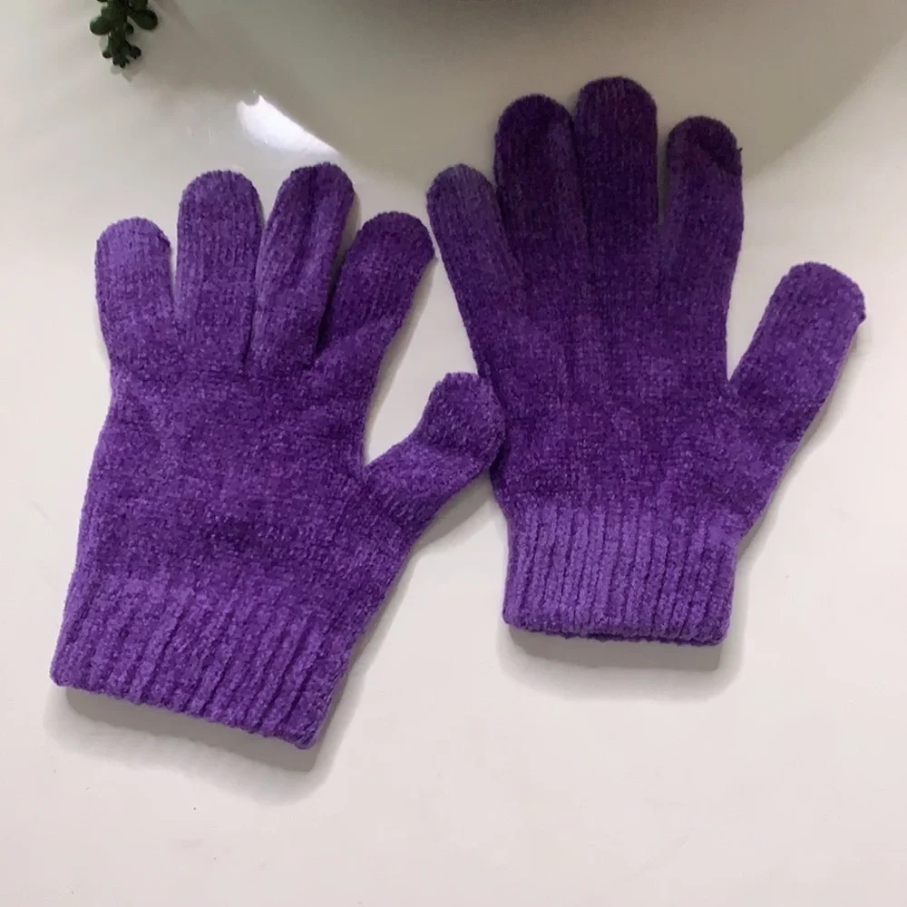 Lacrosse purple & black pom-pom acrylic knit hat and Gloves set winter